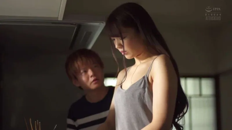 Bồ của chị gái phang cô em bà xã đang buồn bã vì thất tình