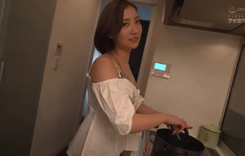 Cậu em chồng yêu trúng độc đắc và người vợ của anh trai có chiếc lưỡi điêu luyện